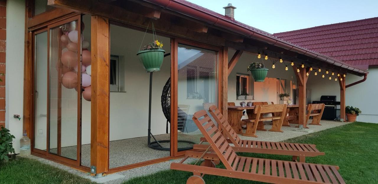 Holiday Home Rojko Strigova エクステリア 写真