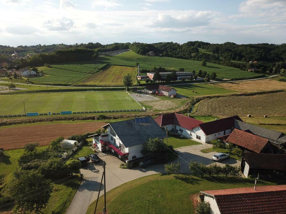 Holiday Home Rojko Strigova エクステリア 写真